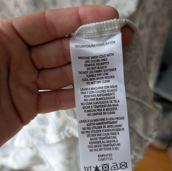 78.Calvin Klein White Leopard Print Button Down Shirt - Picture 4 of 5